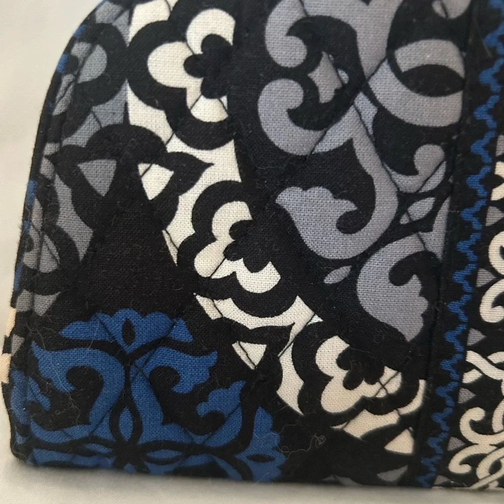 Vera Bradley Clutch Kiss N’ Snap Tab Wallet w/Kisslock Canterbury Blue. Great!
